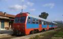 ΠΡΙΝ ΛΙΓΟ: Παοκτσήδες ακινητοποίησαν τρένο στη Λάρισα