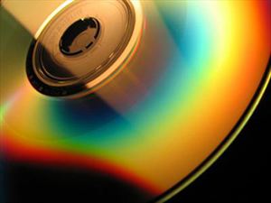 Κατασχέσεις χιλιάδων πειρατικών CD και DVD το 2012 από την Δημοτική Αστυνομία Χανίων - Φωτογραφία 1