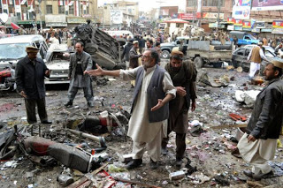 Εκατόμβη νεκρών από τις βομβιστικές επιθέσεις στο Πακιστάν - Φωτογραφία 1