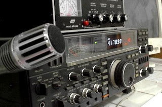 Αγρίνιο: Kατάληψη στον Ραδιοφωνικό σταθμό Δυτικά fm από αντιεξουσιαστές - Φωτογραφία 1
