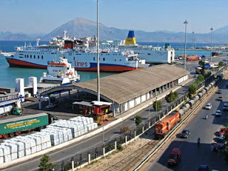 Συνελήφθησαν αλλοδαποί χωρίς έγγραφα στο λιμάνι της Ηγουμενίτσας - Φωτογραφία 1
