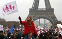 Εκατοντάδες χιλιάδες Παριζιάνων διαδήλωσαν ενάντια στον γάμο ομοφυλόφιλων