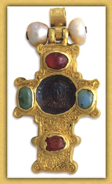2549 - Τα βυζαντινά εγκόλπια της Ιεράς Μονής Βατοπαιδίου Αγίου Όρους - Φωτογραφία 1