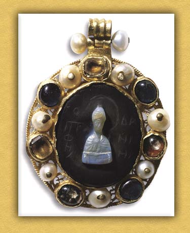 2549 - Τα βυζαντινά εγκόλπια της Ιεράς Μονής Βατοπαιδίου Αγίου Όρους - Φωτογραφία 3