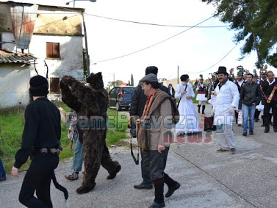 Πρέβεζα: Αναβίωσε το δρώμενο των Μωμόγερων για πρώτη φορά στην Ν. Σινώπη [video] - Φωτογραφία 4