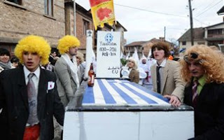 Και φέτος οι Σκοπιανοί «κήδεψαν» την Ελλάδα σε καρναβάλι! - Φωτογραφία 1