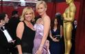 Οι μαμάκηδες του Hollywood: Οι star που είναι αυτοκόλλητοι με τις μαμάδες τους - Φωτογραφία 4
