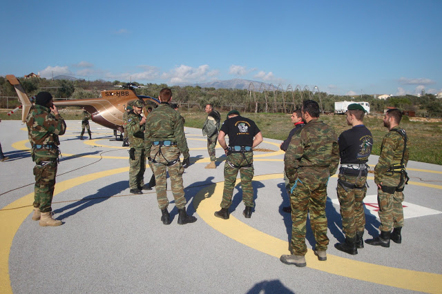 Άσκηση καταρρίχησης της Μονάδας Εφέδρων Καταδρομών Μ.Ε.Κ. απο ελικόπτερο - Φωτογραφία 18