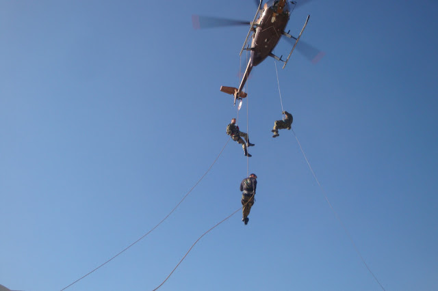Άσκηση καταρρίχησης της Μονάδας Εφέδρων Καταδρομών Μ.Ε.Κ. απο ελικόπτερο - Φωτογραφία 53