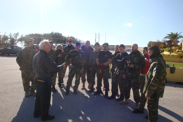 Άσκηση καταρρίχησης της Μονάδας Εφέδρων Καταδρομών Μ.Ε.Κ. απο ελικόπτερο - Φωτογραφία 64