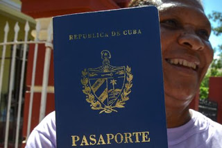 Οι Κουβανοί μπορούν από σήμερα να ταξιδεύουν στο εξωτερικό για πρώτη φορά εδώ και 50 χρόνια - Φωτογραφία 1