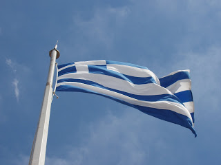 Απαγορεύεται η ανάρτηση της ελληνικής σημαίας δια νόμου! - Φωτογραφία 1