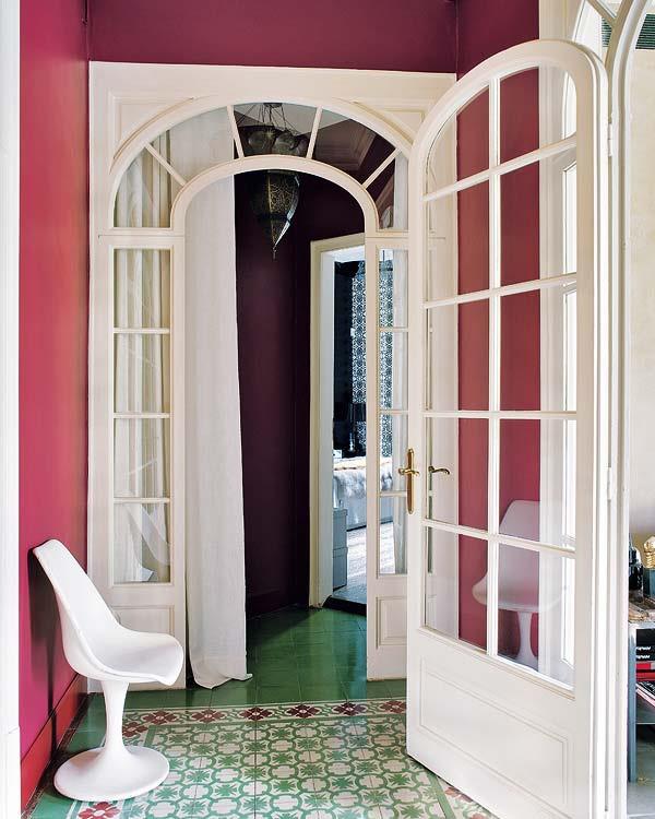 Κομψό διαμέρισμα με χρώμα στη Βαρκελώνη - Φωτογραφία 2