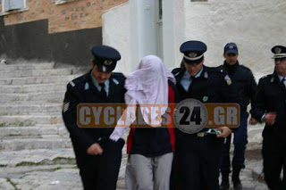 Ξανά στη Σύρο ο «δράκος» της Πάρου. Αθώωση του αστυνομικού τον οποίον είχε καταγγείλει για ξυλοδαρμό - Φωτογραφία 1