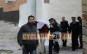 Ξανά στη Σύρο ο «δράκος» της Πάρου. Αθώωση του αστυνομικού τον οποίον είχε καταγγείλει για ξυλοδαρμό - Φωτογραφία 2