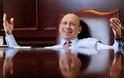 Ο Mr Goldman Sachs δεν φοβάται πια να προκαλεί