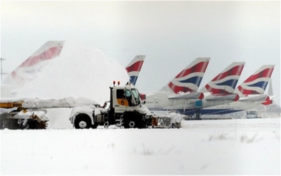 Ακυρώνονται πτήσεις σε Λονδίνο και Παρίσι λόγω χιονιού - Φωτογραφία 1