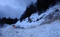 Χιονοστιβάδα έκλεισε το δρόμο στην ορεινή Καλαμπάκα