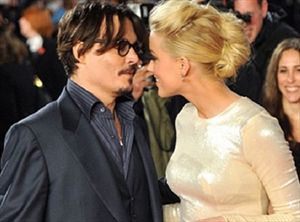 Στα κρύα του λουτρού ο Johnny Depp - Φωτογραφία 1