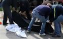 ΣΟΚ! Έλληνας δημοσιογράφος και εκδότης βρέθηκε νεκρός περιτριγυρισμένος από τα σκυλιά του