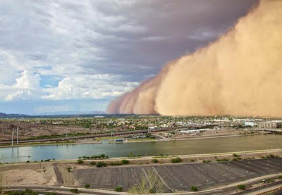 Απειλητικές αμμοθύελλες «καταβροχθίζουν» πόλεις! [photos] - Φωτογραφία 3
