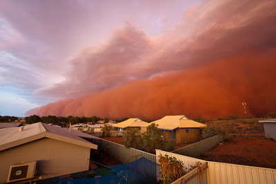 Απειλητικές αμμοθύελλες «καταβροχθίζουν» πόλεις! [photos] - Φωτογραφία 5