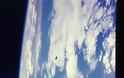 Τεράστια UFO Τριγωνικού σχήματος στην τροχιά της Γης - Φωτογραφία 2