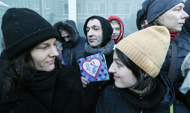 Ρωσία: Νομοσχέδιο απαγορεύει τη δημόσια αναφορά στην ομοφυλοφιλία...Την χαρακτηρίζει «ομοφυλοφυλική προπαγάνδα» - Φωτογραφία 1