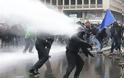Συμπλοκές αστυνομίας και εργαζομένων χαλυβουργίας στις Βρυξέλλες