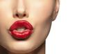 Οι γυναίκες με παχιά χείλη δείχνουν νεότερες