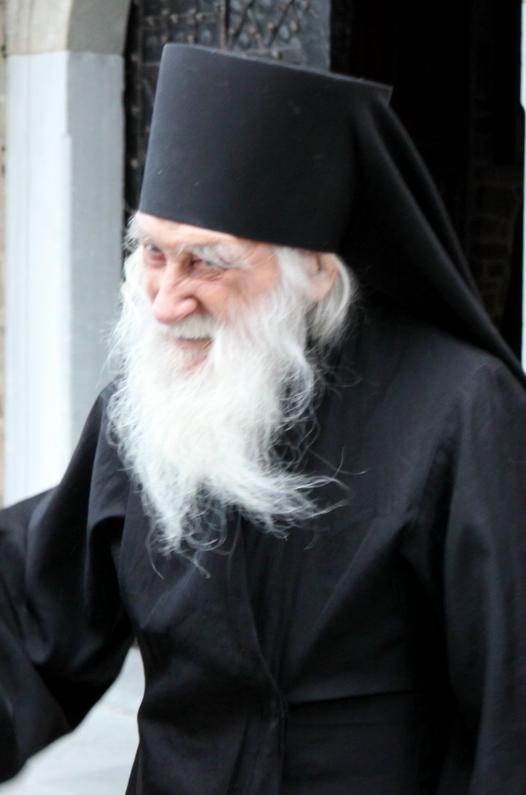 2626 - Εορτάζει σήμερα ο 98χρονος ηγούμενος της Ιεράς Μονής Αγίου Παντελεήμονος - Φωτογραφία 1