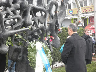 Ο ΥΜΑΘ κ. Θ. Καραογλου στην επιμνημόσυνη δέηση για την ημέρα μνήμης των Eλλήνων Εβραίων μαρτύρων και ηρώων του ολοκαυτώματος - Φωτογραφία 1