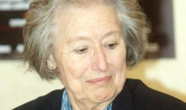 Ειρήνη Κουμαριανού: Σήμερα η κηδεία της γιαγιάς του «Παρά πέντε»/ - Φωτογραφία 1