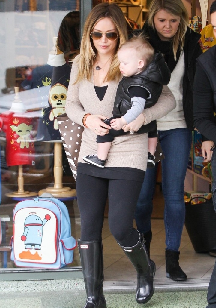 Hilary Duff: Shopping με τον δέκα μηνών γιο της (φωτό) - Φωτογραφία 2