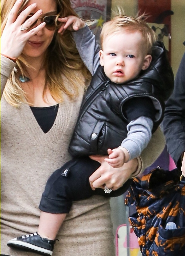 Hilary Duff: Shopping με τον δέκα μηνών γιο της (φωτό) - Φωτογραφία 4