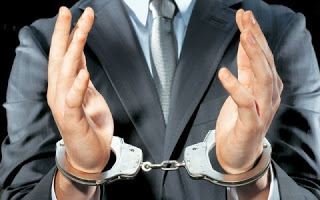 Πάτρα: Άλλοι τρεις επιχειρηματίες με χειροπέδες - Μαζικές οι συλλήψεις για οφειλές στο Δημόσιο - Φωτογραφία 1