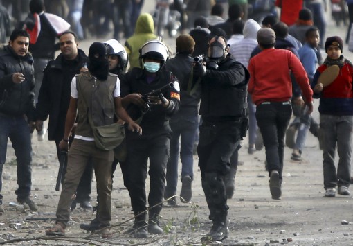 Βίασαν 19 γυναίκες στην Ταχρίρ – Ο στρατός αντικαθιστά την αστυνομία! - Φωτογραφία 1
