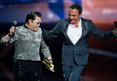 Ο Αλιάγας χόρεψε συρτάκι με τον κύριο Gangnam Style - Φωτογραφία 2