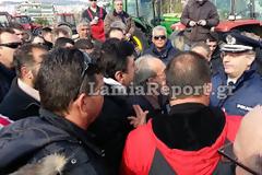 ΤΩΡΑ στη Λαμία: Σε θέση μάχης στο χώρο της Έκθεσης τα τρακτέρ
