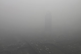 Δε φαίνεται από το νέφος το Πεκίνο - Φωτογραφία 2