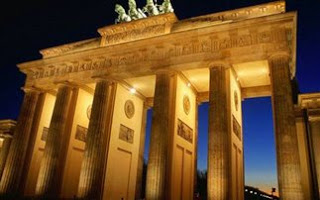 «Το Βερολίνο δεν θα είχε αποφύγει την πτώχευση χωρίς βοήθεια» - Φωτογραφία 1