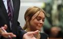 Η Lindsay Lohan με Louboutin στο δικαστήριο - Φωτογραφία 1