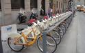 Δήμοι βάζουν σε λειτουργία σταθμούς ενοικίασης κοινόχρηστων ποδηλάτων