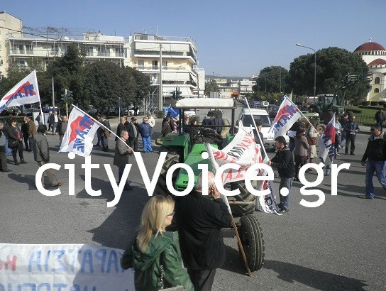 Απέκλεισαν τον κόμβο Αγίου Δημητρίου στο Αγρίνιο - Φωτογραφία 2