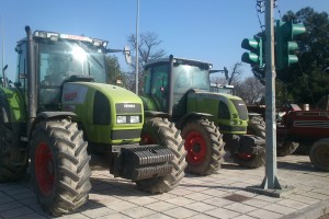 Οι αγρότες της Θεσσαλονίκης συγκεντρώνονται στα Πράσινα Φανάρια με τα τρακτέρ - Φωτογραφία 1