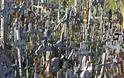 ΔΕΙΤΕ: Μυστήριο με χιλιάδες σταυρούς καλύπτει... λόφο της Λιθουανίας! - Φωτογραφία 5