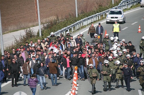 ΔΙΑΔΗΛΩΣΗ ΠΑΡΑΓΩΓΩΝ ΛΑΪΚΩΝ ΑΓΟΡΩΝ ΣΤΟ ΥΠΟΥΡΓΕΙΟ ΑΓΡΟΤΙΚΗΣ ΑΝΑΠΤΥΞΗΣ (VIDEO) - Φωτογραφία 2