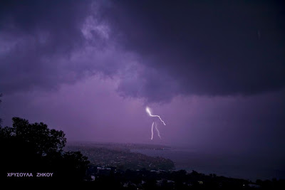 Τρείς απίστευτες φωτογραφίες από την χθεσινή καταιγίδα στα Χανιά - Φωτογραφία 3