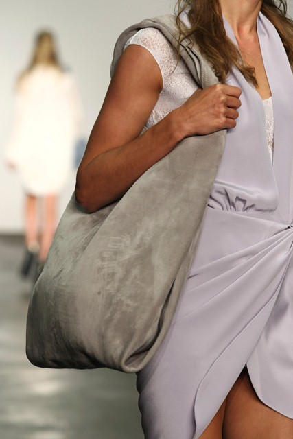 Fashion trend: Day bag για τον ώμο - Φωτογραφία 2