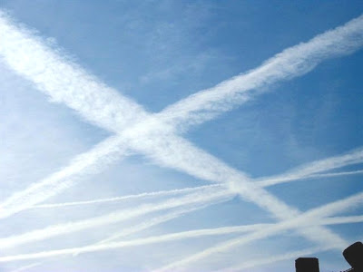 Οι παράξενοι σχηματισμοί σε σχήμα Χ των chemtrails - Φωτογραφία 2